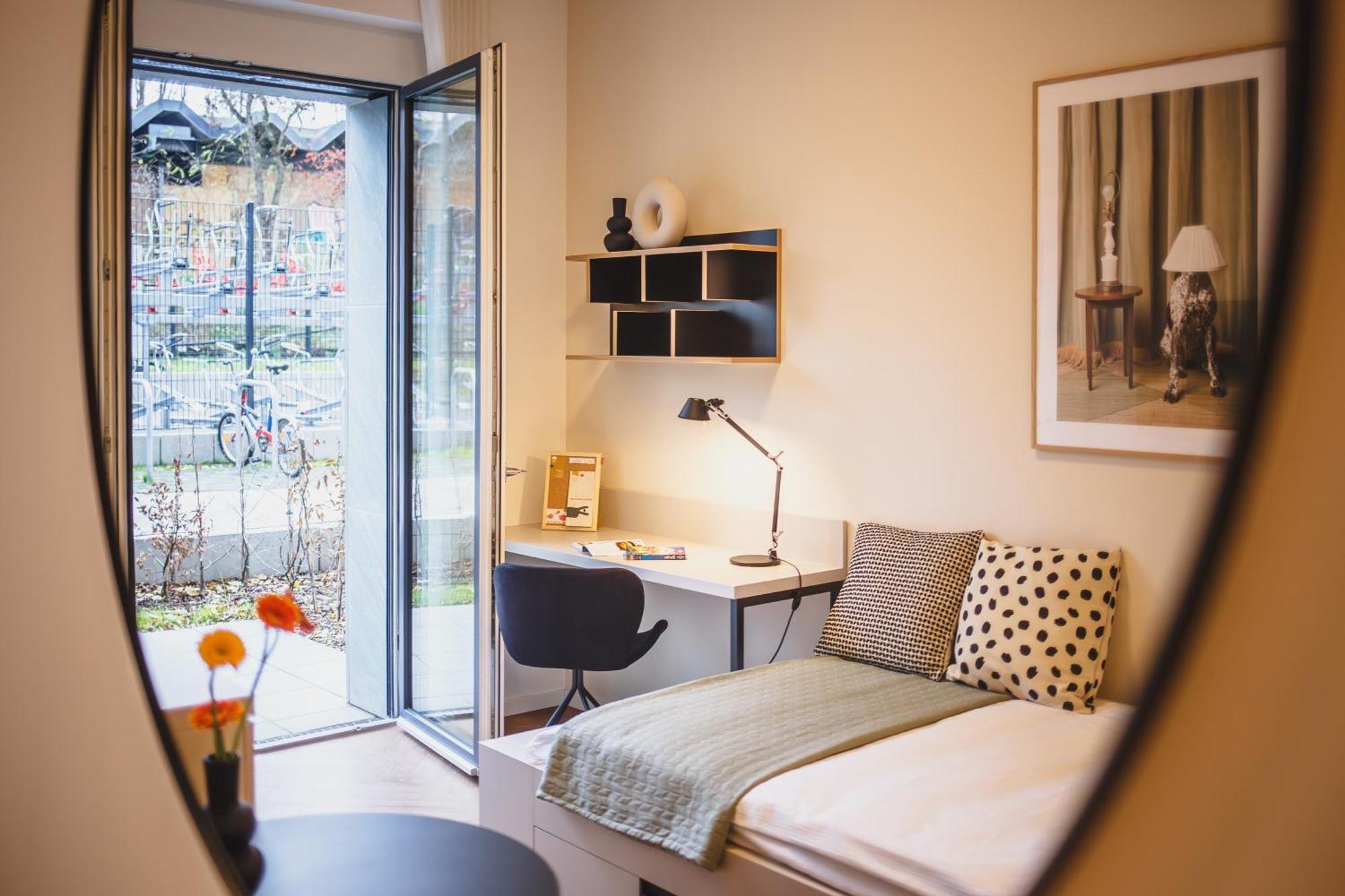 The Circus Living Aparthotel Berlin Exterior photo